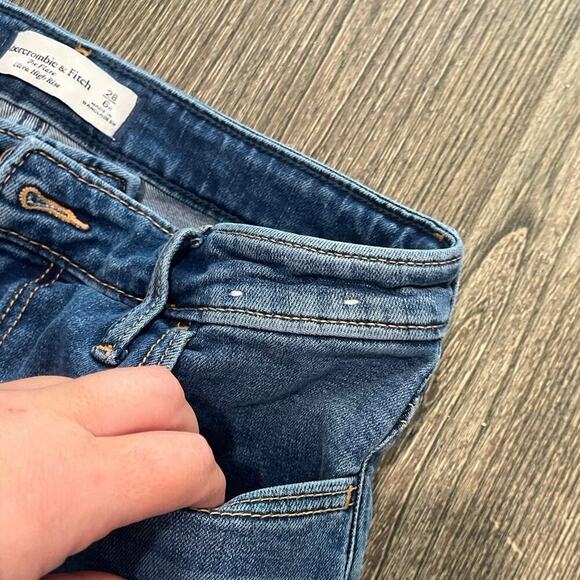 Abercrombie & Fitch The Flare Ultra High Rise Jenas Medium Wash Blue Size 28/6R - Picture 5 of 11